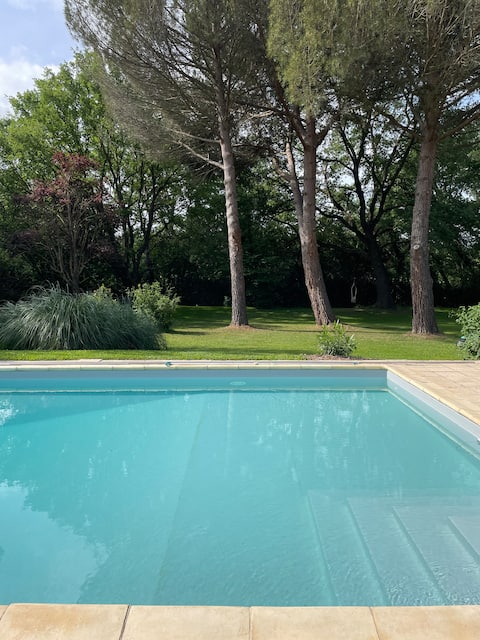 The country house, swimming pool, and guest-house