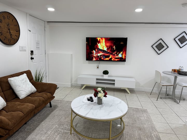 Cozy Studio Apartment - Jersey City, NJ
