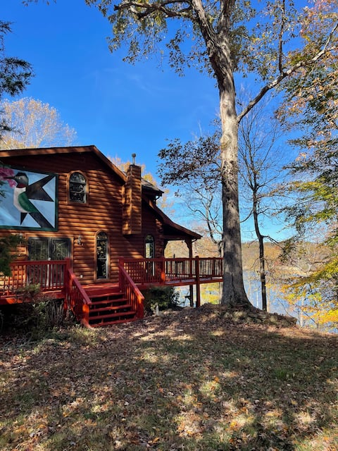 Lake View and Hot Tub