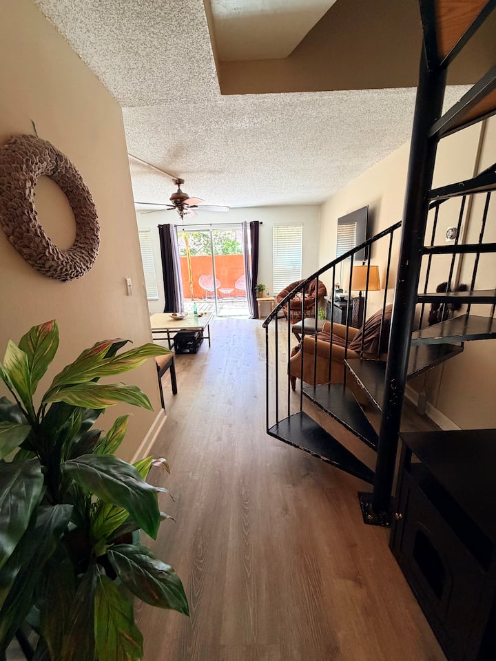 Cozy Coastal Escape - Fort Lauderdale, FL