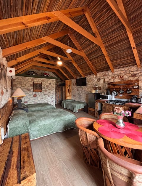 Cozy Cabin in Matehuala 1 hr from Real de 14