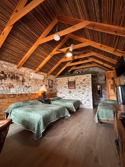 Relax Cabin in Matehuala, 1 hour from Real de 14