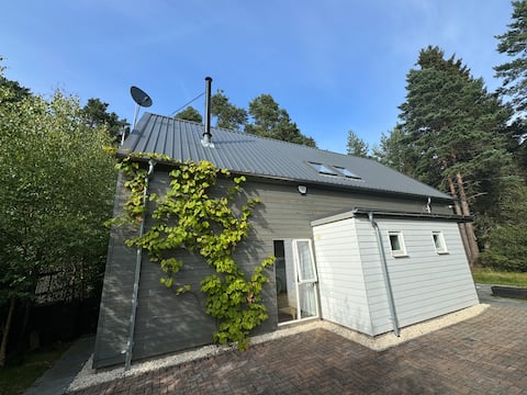 The Green Lodge - 4 bedroom luxury in the woods