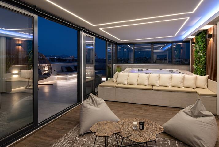 Luxurious Penthouse with Jacuzzi – Town Centre gallery image 3