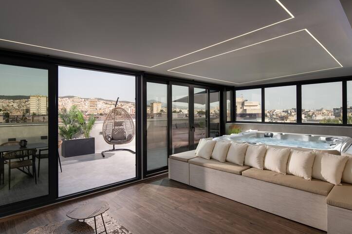 Luxurious Penthouse with Jacuzzi – Town Centre gallery image 4