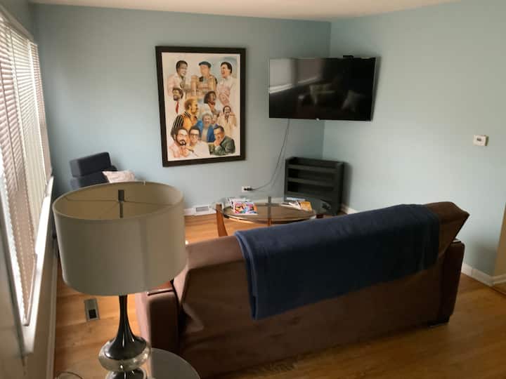 Kitanda cha Sofa na Kiti cha Kulala ikiwa ni pamoja na Televisheni ya 42’-Plasma 