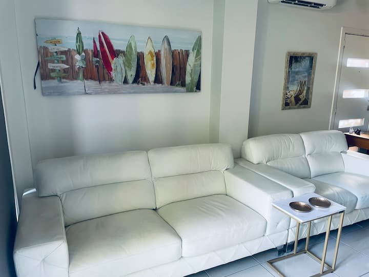 Relax In A 2 Br Guesthouse
5 Min Walk To The Lake - Gold Coast