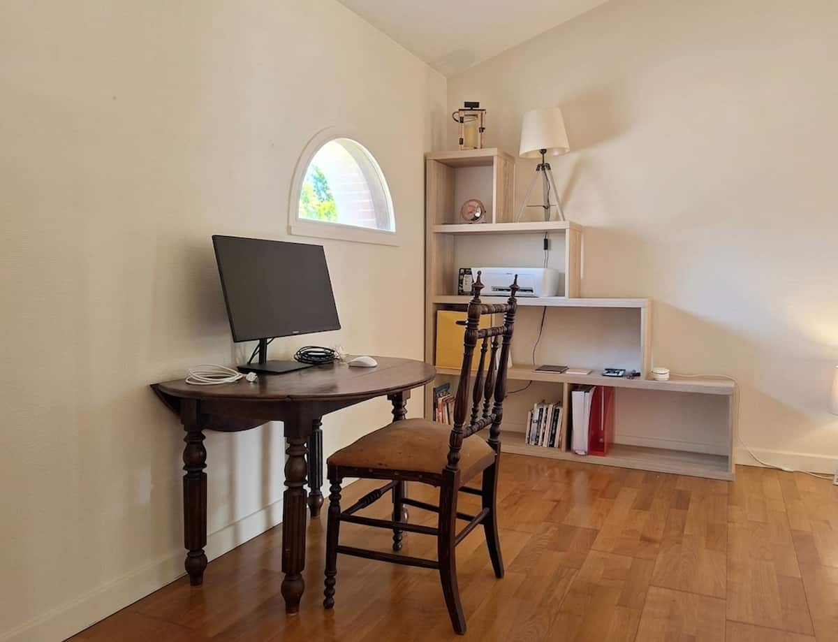 Bureau présent sur la mezzanine du 1er étage