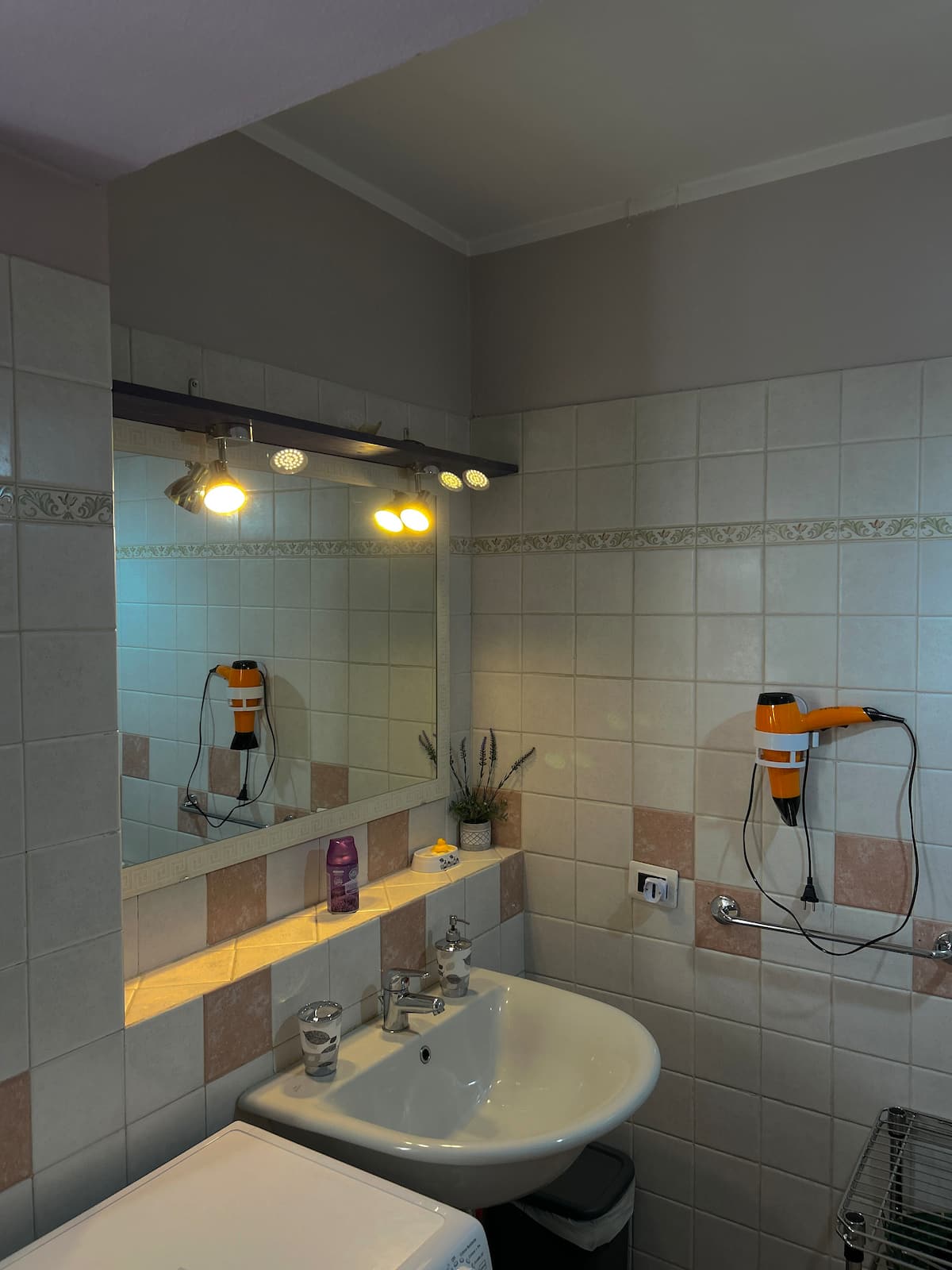 Spazioso Appartamento - Miniatura 2