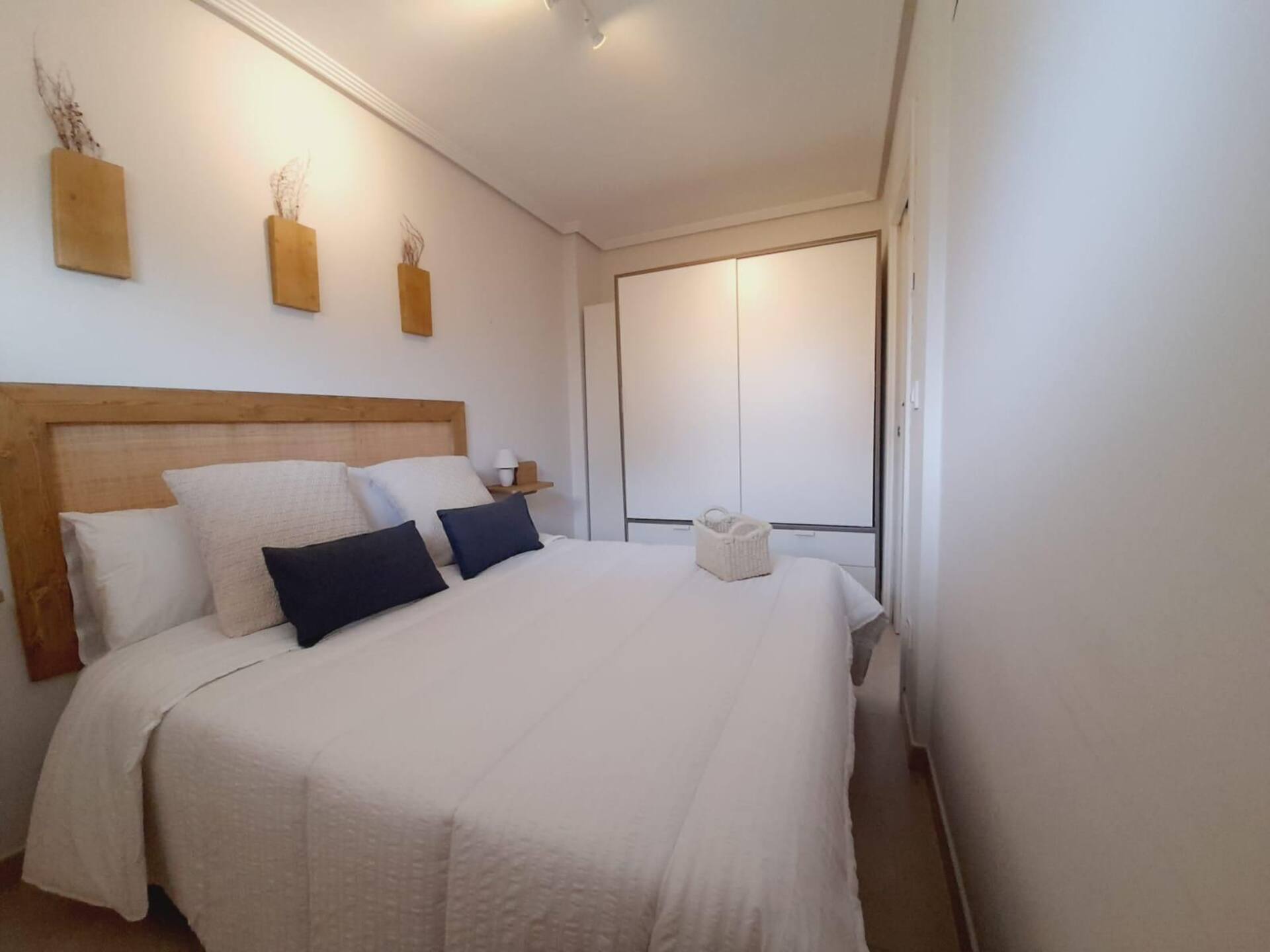 Apartment 5 minutes from the beach - private parking