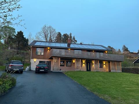 Downtown home for families and groups