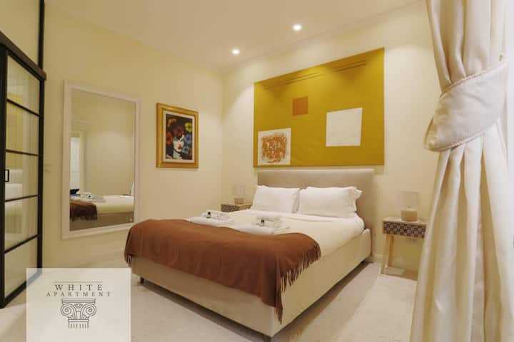 White Apartment In Trastevere! - Rome