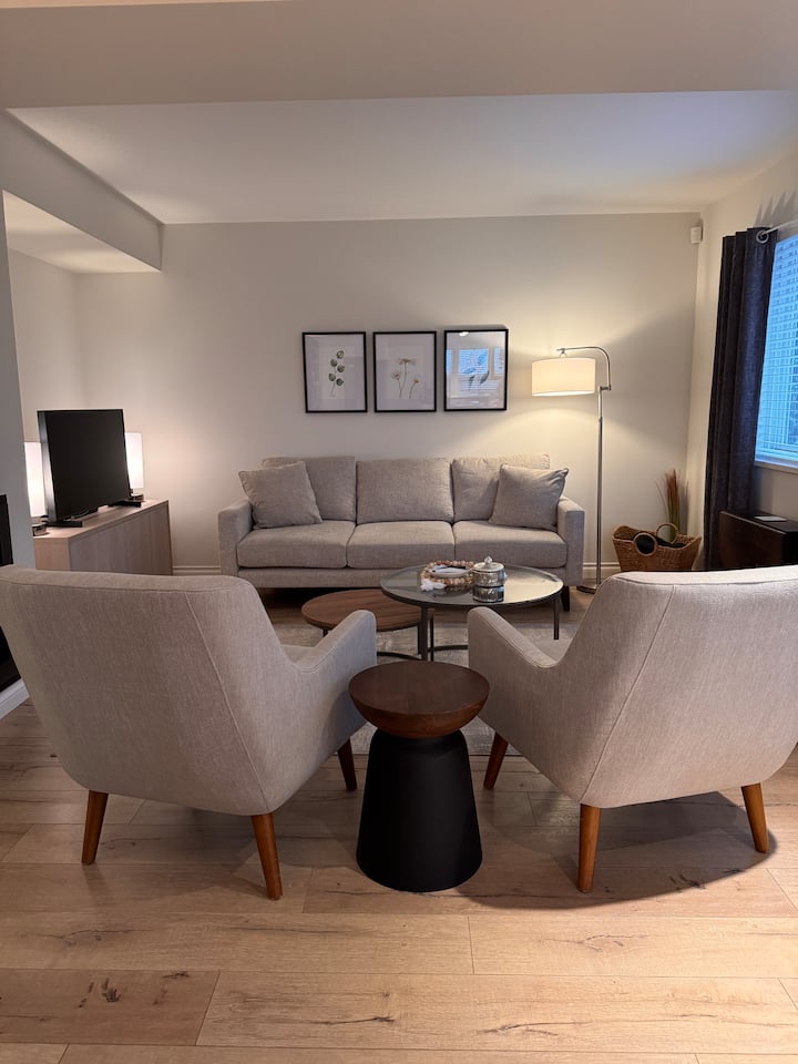 Grand Boulevard Garden Suite - North Vancouver
