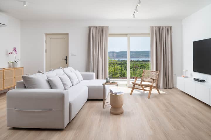 Casa Sorelle Secluded Villa With Breathtaking Pool - Starigrad-Paklenica