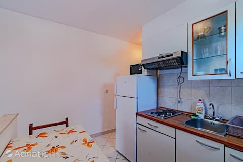 Top performing Airbnb: Cecilia in Općina Lastovo