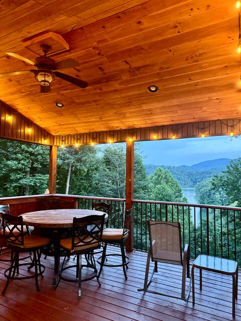 Ridge Top Retreat-
Mtn & Lake Views, Watauga Lake