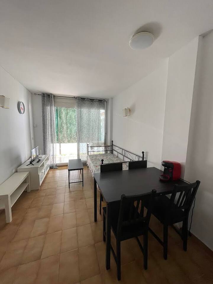 Piso Reformado Con Terraza - Lloret de Mar