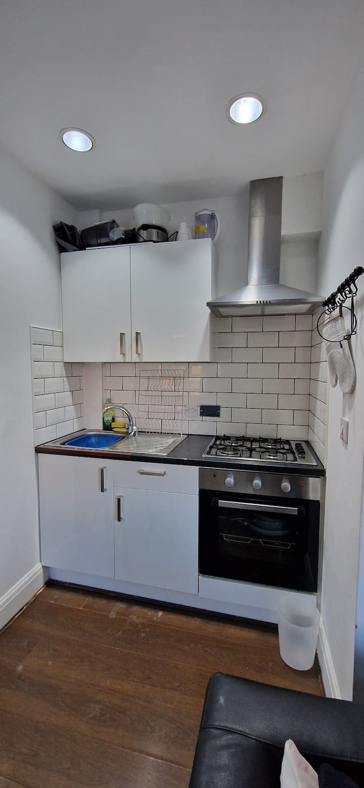 Mezzanine Flat For X3 Guests - London