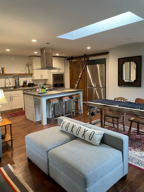 Country Cool Upstairs Apartment