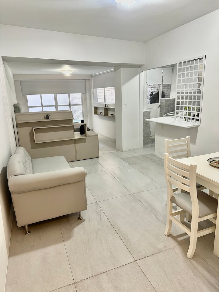 Monoambiente con patio en Recoleta