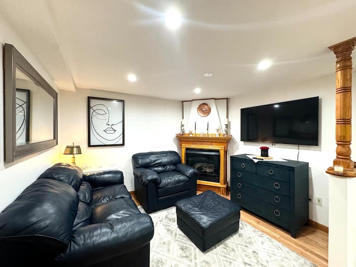 Modern 2br Apt, 30 Min To Downtown W/parking Spot! - Norwood, MA