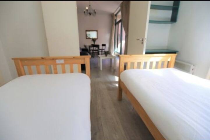 Temple Bar Quiet 2 Bed gallery image 5