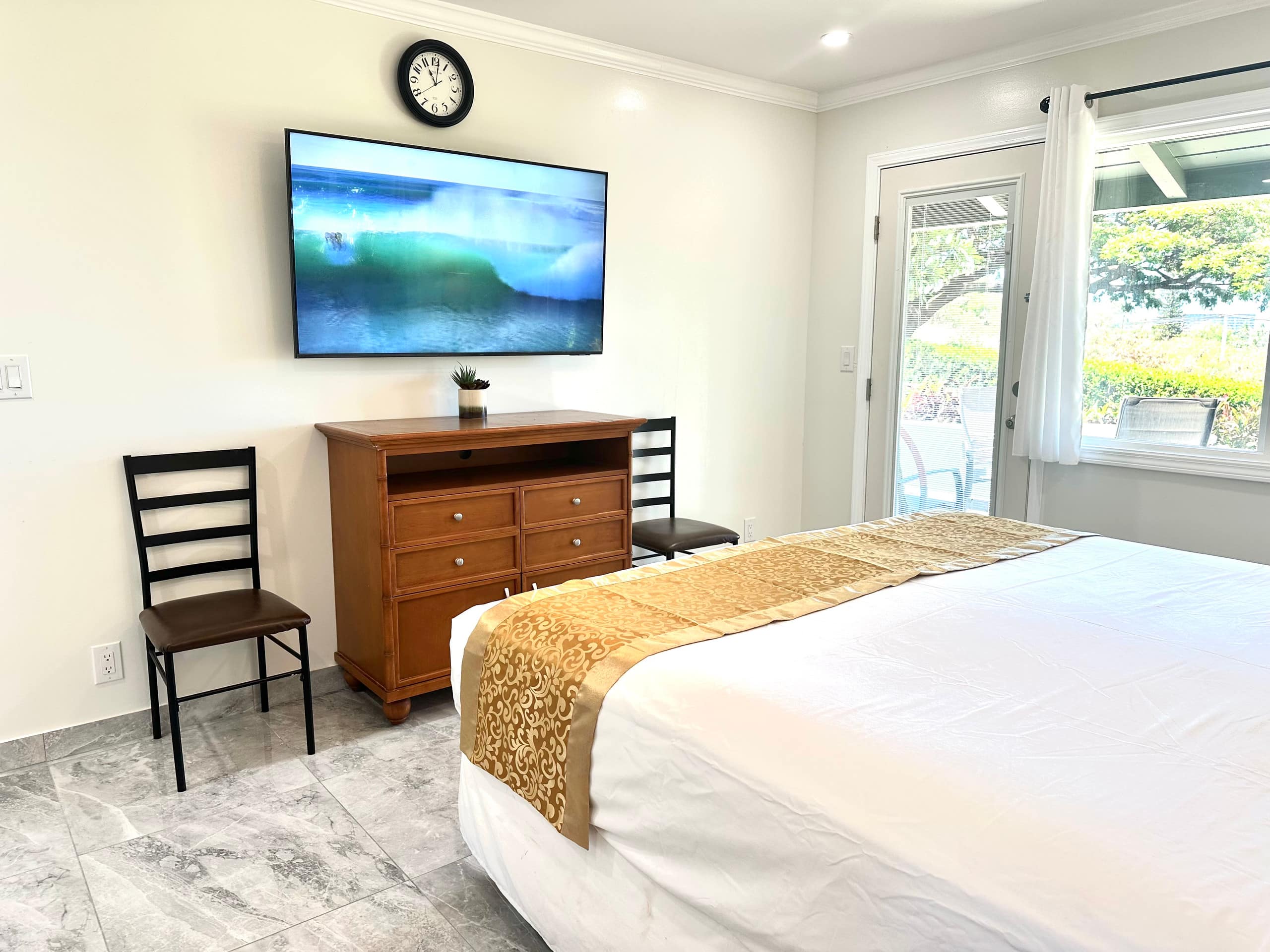 Home in Lahaina · ★5.0 · 4 bedrooms · 2 beds · 2 baths - Image 16