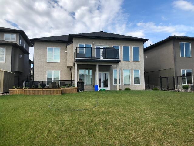 Waterfront views and tranquil neighborhood. gallery image 2