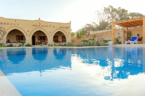 Sunrise - Elegant Lake View Villa - Tunis village