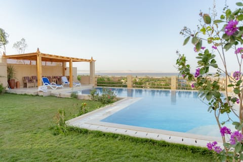 Sunrise Villa - Scenic Lake View - Tunis village