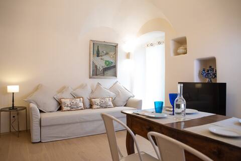 Top Airbnb: Levante Suite - Charm in the historic center a Diano Marina