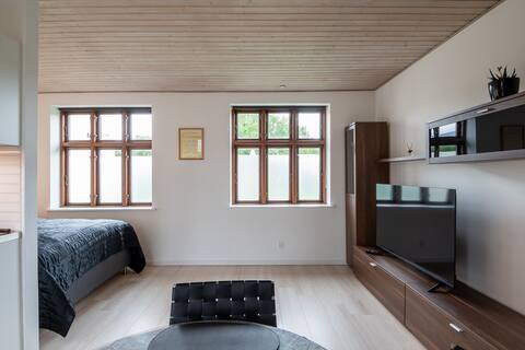 Beautiful little studio house.
