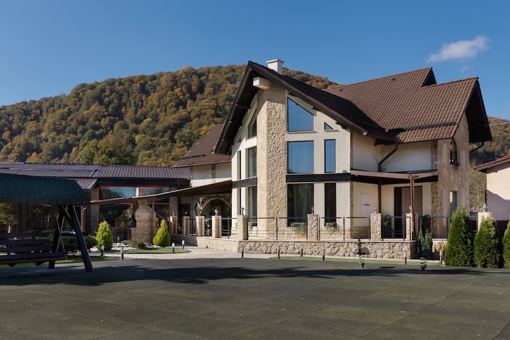 Castelaria Retreat In Bran - ルーマニア ブラン