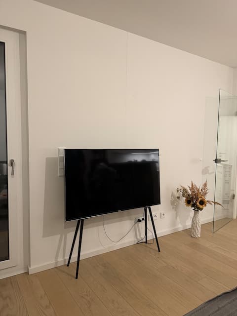 Popular Airbnb listing: Beautiful Apartment with Excellent Transport Links in Gallus
