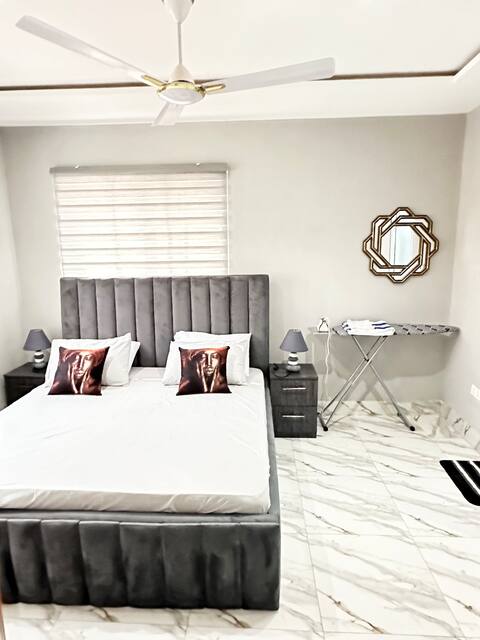 Luxury 1-Bedroom Flat For Rent