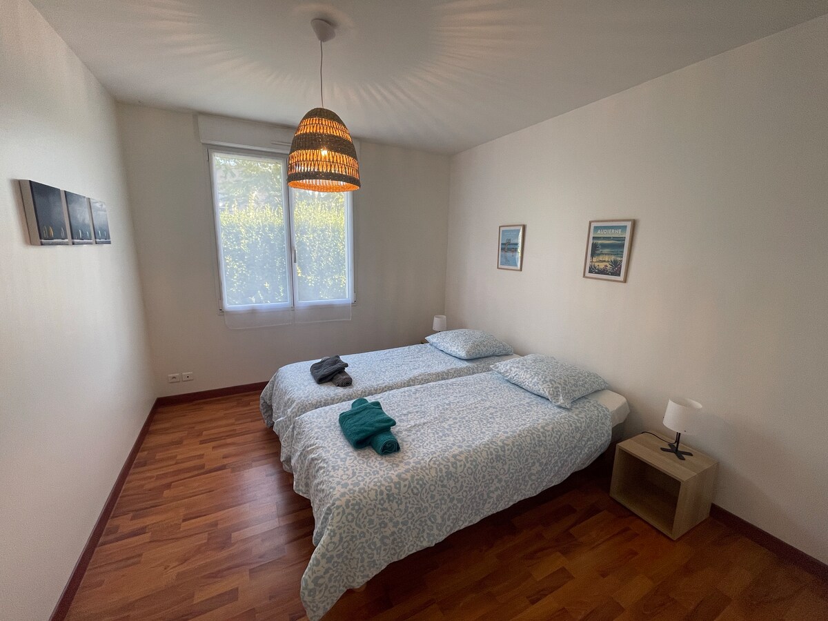 คุณมีตัวเลือกว่าจะมีเตียงคู่หรือเตียงเดี่ยวสองเตียง