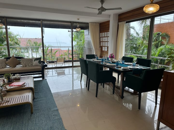 Dining area image 1