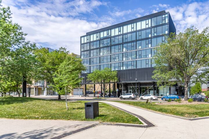 River Penthouse private rooftop! gallery image 5