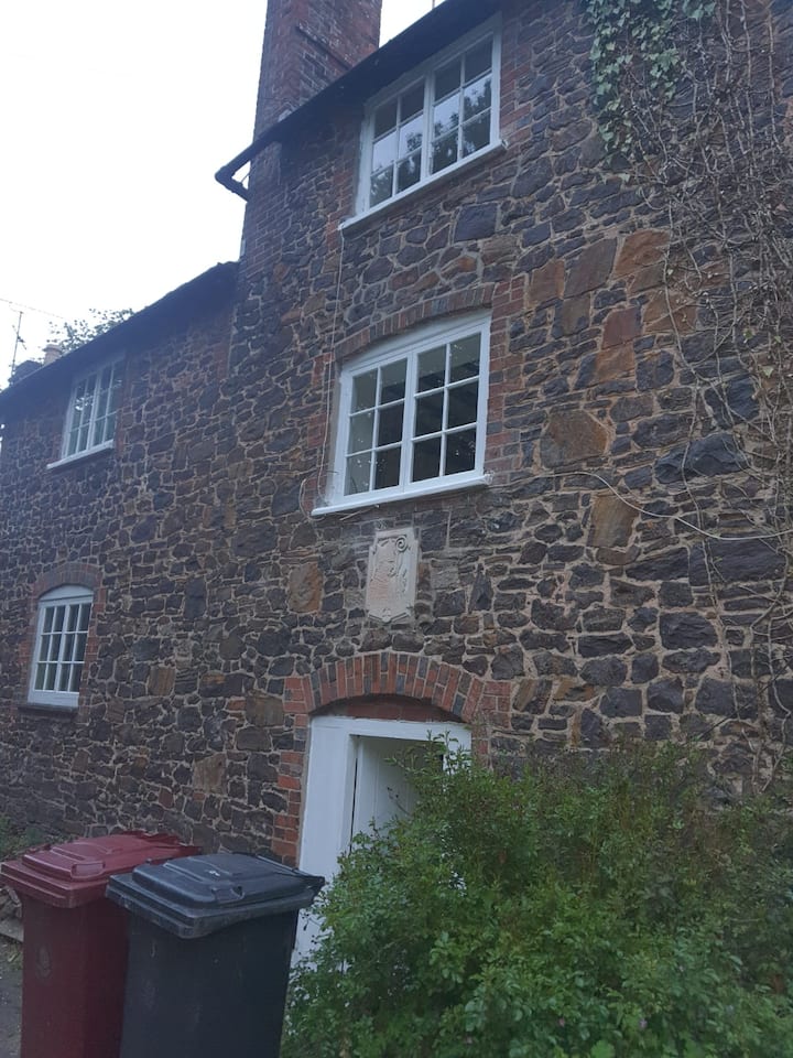 South Downs Cottage In Fittleworth With Games Room - South Downs