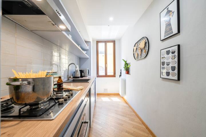 [Duomo-Uffizi] @3BDR Bright and Luxury apartment gallery image 5