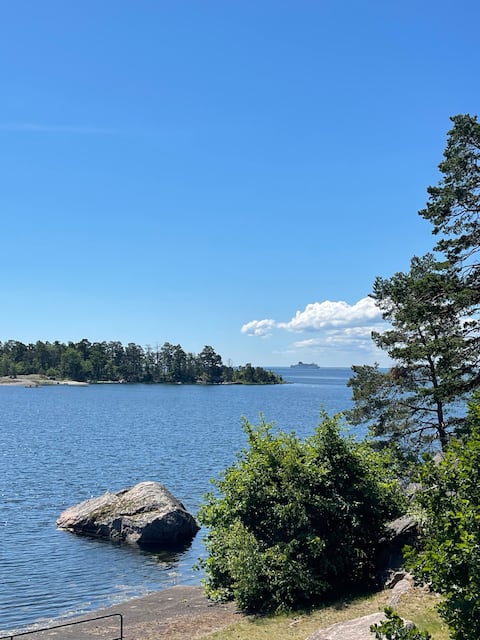 Cottage with private bridge /Stuga med egen brygga