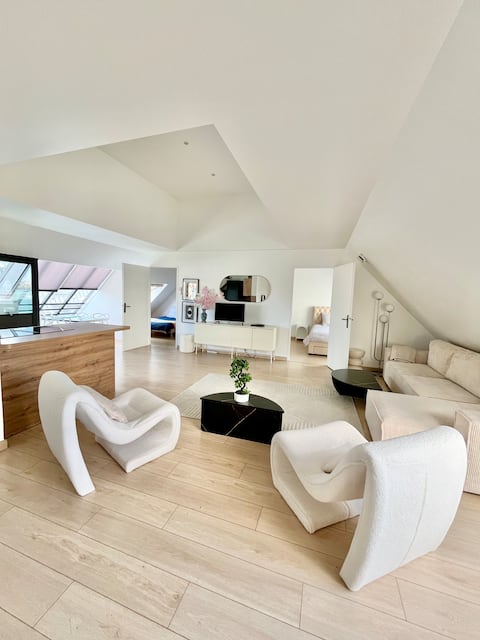 Penthouse 90m²+Terrace+Parking 10m' Paris Center
