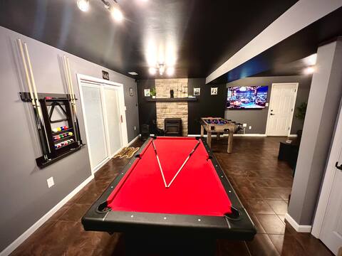 *NEW* HUGE 5Br Entertainment Retreat, Near DC