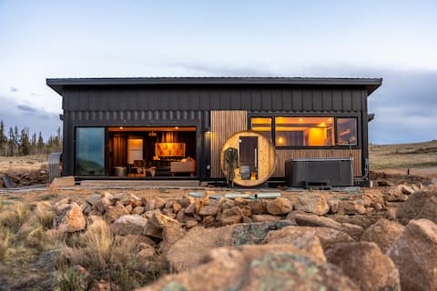 The Nook - Shipping Container w/ Hot Tub & Sauna