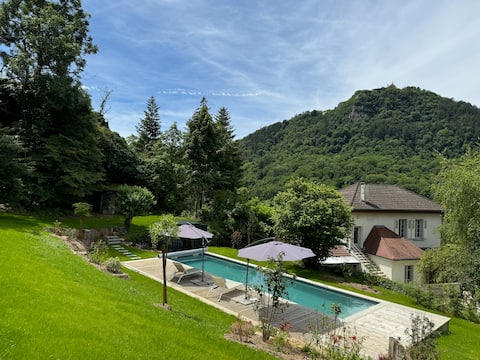 3-Bedroom House with View and Pool