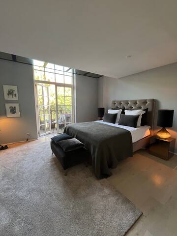 Luksuslejlighed i 2 etager i central palæbygning gallery image 2