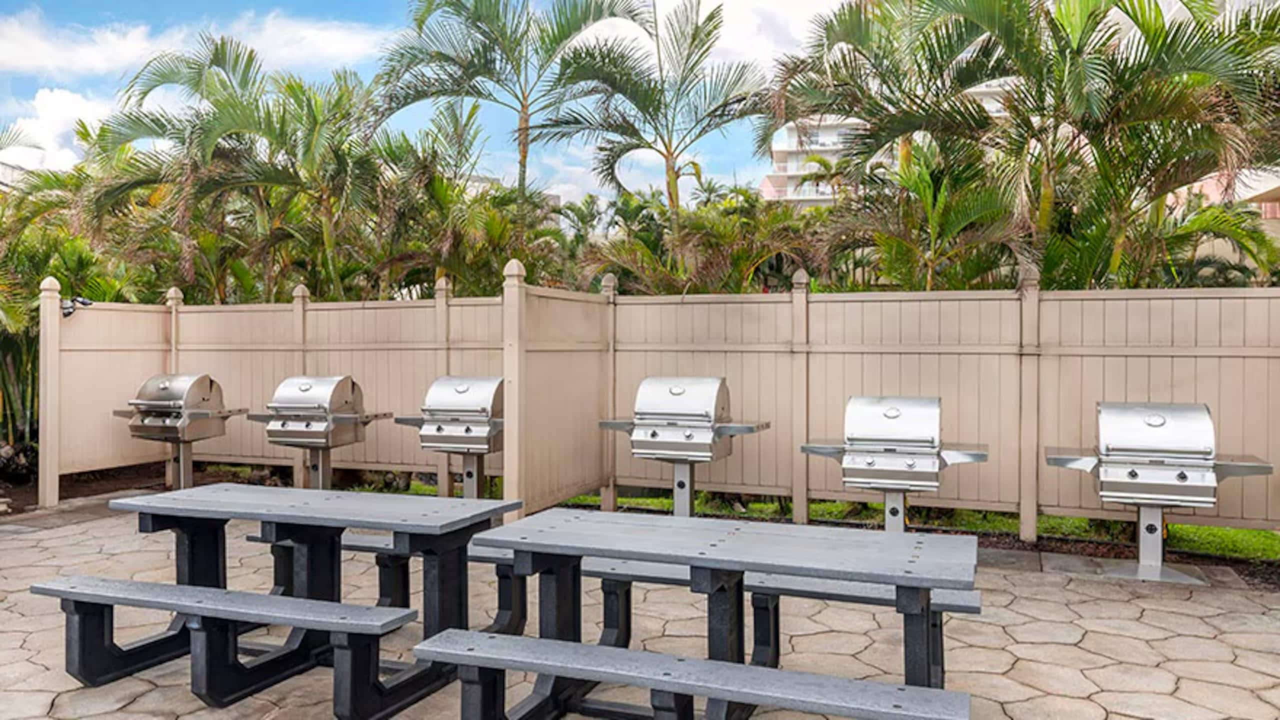 Condo in Lahaina · ★4.67 · 1 bedroom · 2 beds · 1 bath - Image 21
