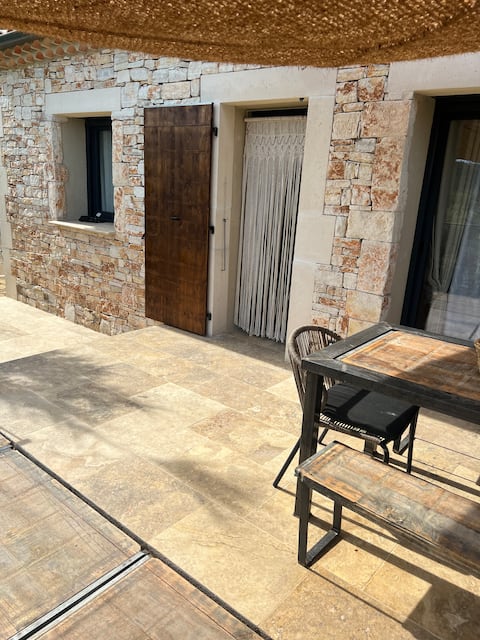 The Mazet of the Truffières