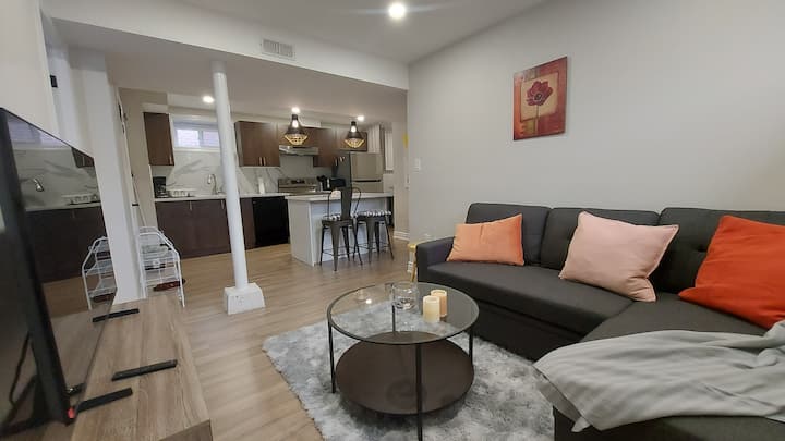 1+1 Entire Guest Unit Near Lake - Pickering
