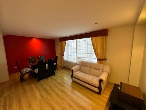 Amplio y moderno departamento